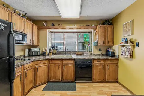 708 Lake Bonavista Drive SE photo 14