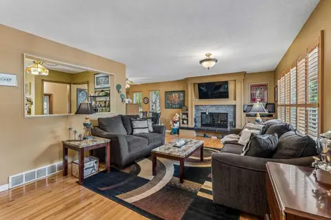 708 Lake Bonavista Drive SE photo 9