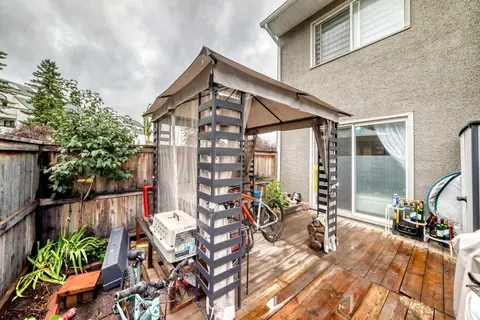10, 219 90 Avenue SE photo 17