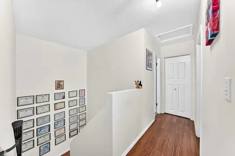 10, 219 90 Avenue SE photo 29