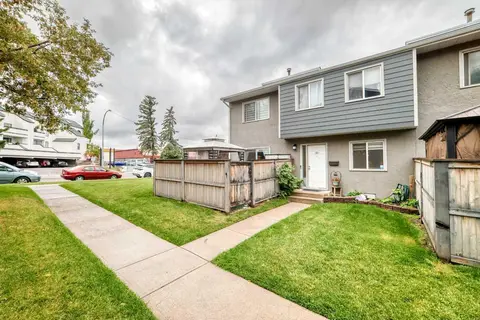 10, 219 90 Avenue SE photo 40