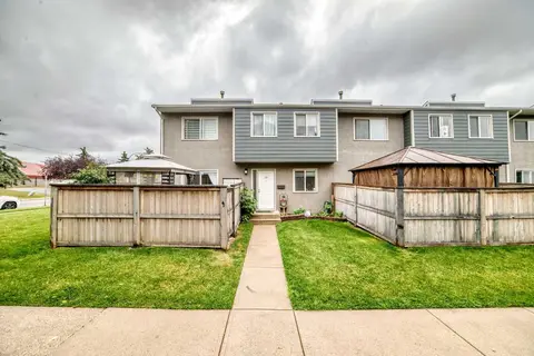 10, 219 90 Avenue SE photo 41