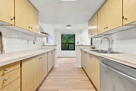 52 Canterbury Gardens SW photo 12