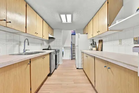 52 Canterbury Gardens SW photo 13