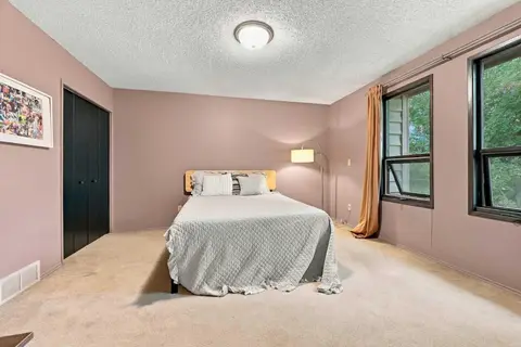 52 Canterbury Gardens SW photo 17