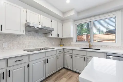 47 Canterbury Court SW photo 13