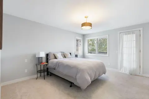 47 Canterbury Court SW photo 24