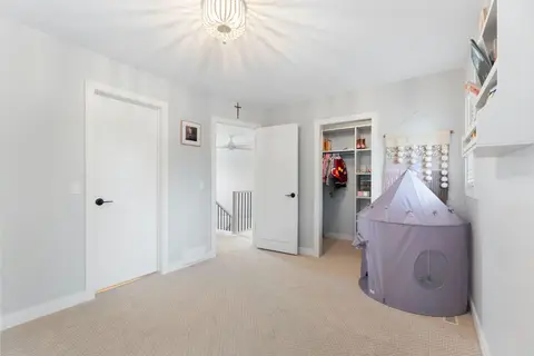 47 Canterbury Court SW photo 33
