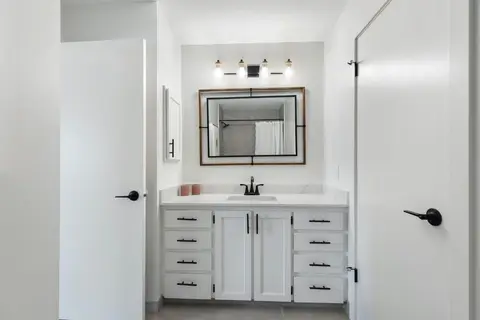 47 Canterbury Court SW photo 34