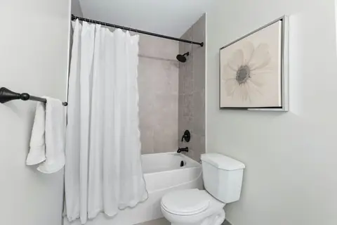 47 Canterbury Court SW photo 35