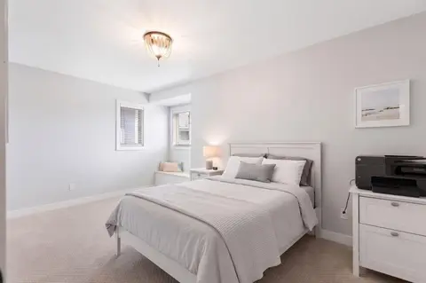 47 Canterbury Court SW photo 36