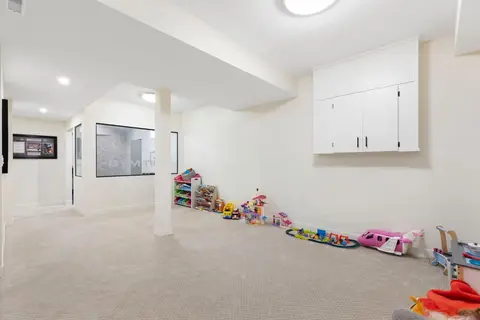 47 Canterbury Court SW photo 41