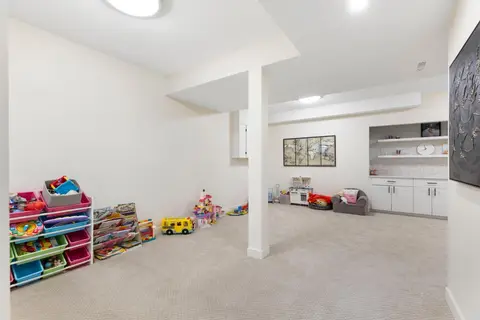 47 Canterbury Court SW photo 42