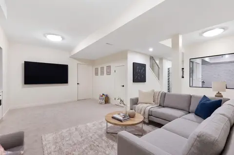 47 Canterbury Court SW photo 43