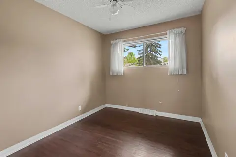 23 Arbour Crescent SE photo 22