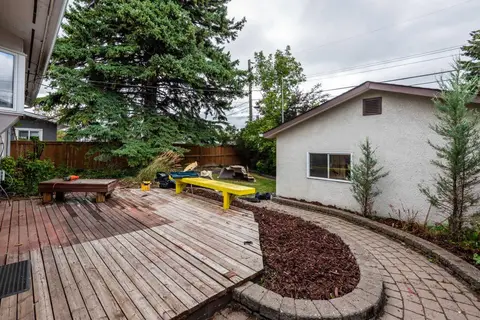 23 Arbour Crescent SE photo 33
