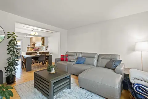 836C 68 Avenue SW photo 3