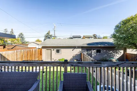 836C 68 Avenue SW photo 34