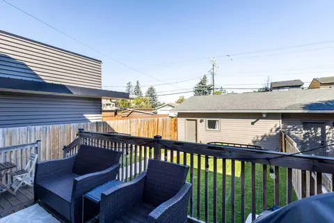 836C 68 Avenue SW photo 36