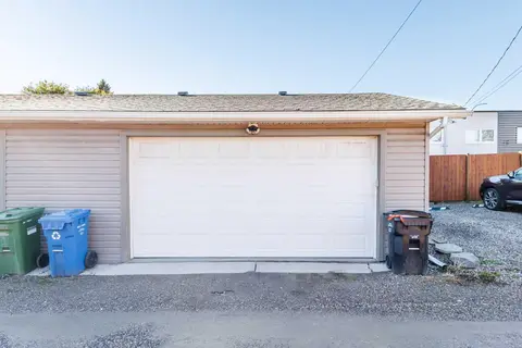 836C 68 Avenue SW photo 40