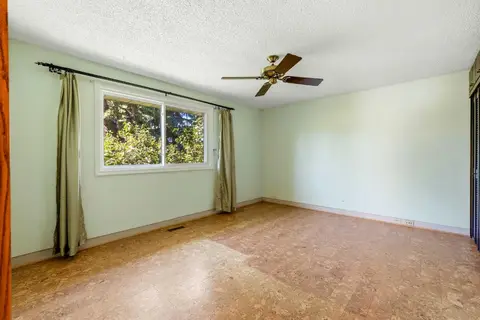 944 Canna Crescent SW photo 19