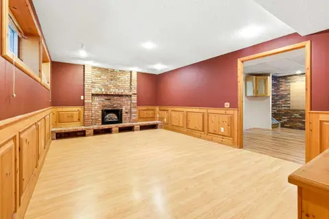 944 Canna Crescent SW photo 26