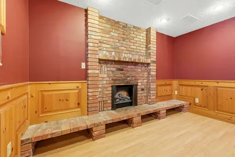 944 Canna Crescent SW photo 27
