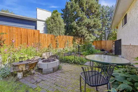 944 Canna Crescent SW photo 39