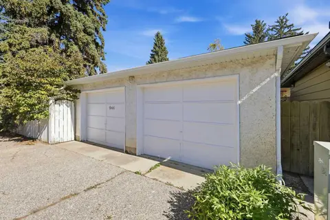 944 Canna Crescent SW photo 43