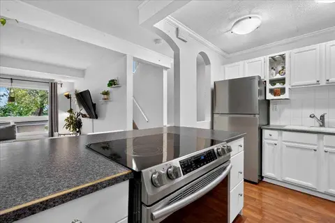 305, 11010 Bonaventure Drive SE photo 10