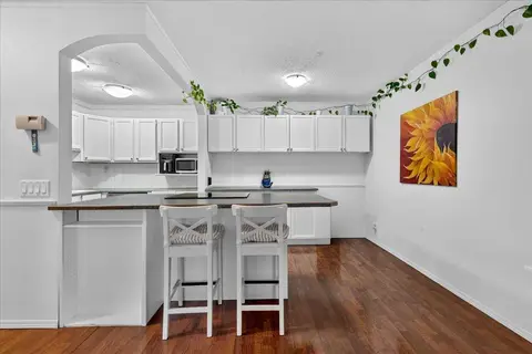 305, 11010 Bonaventure Drive SE photo 6