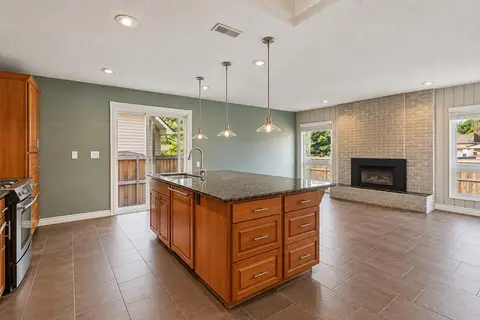 856 Lake Twintree Crescent SE photo 13
