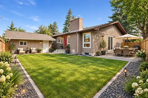 856 Lake Twintree Crescent SE photo 31