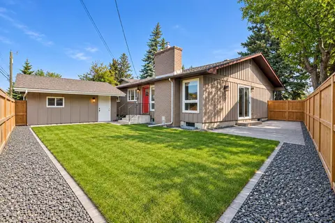856 Lake Twintree Crescent SE photo 32