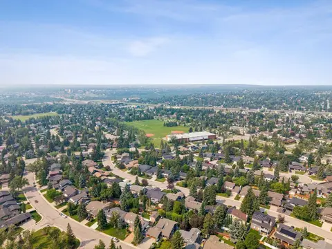 856 Lake Twintree Crescent SE photo 35