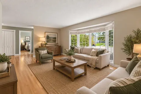 856 Lake Twintree Crescent SE photo 5