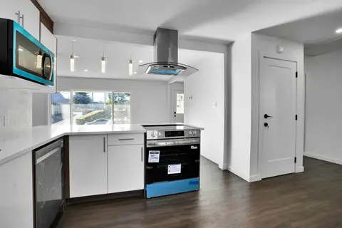 7520 7 Street SW photo 17