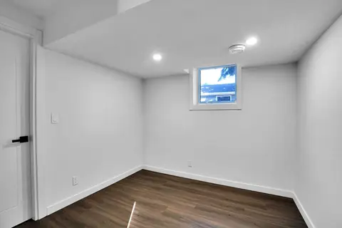 7520 7 Street SW photo 30