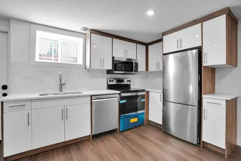 7520 7 Street SW photo 33