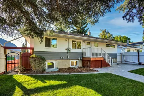7520 7 Street SW photo 36