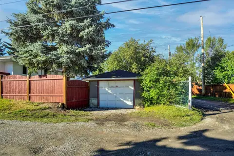 7520 7 Street SW photo 40