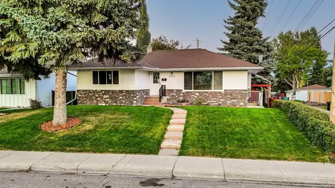7520 7 Street SW photo 41