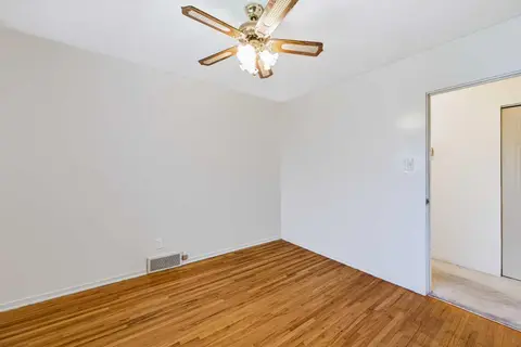 107 Hallbrook Drive SW photo 22