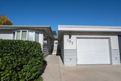 107 Hallbrook Drive SW photo 3