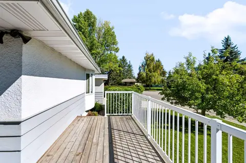 107 Hallbrook Drive SW photo 9
