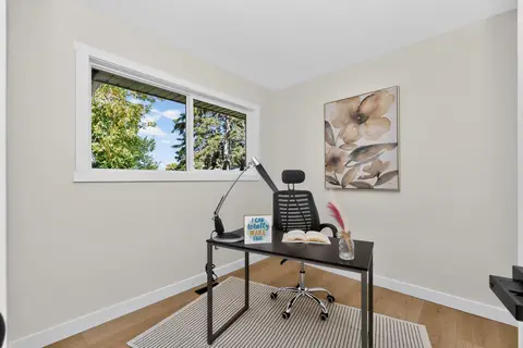 140 Fyffe Road SE photo 11