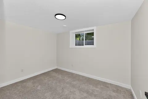 140 Fyffe Road SE photo 37