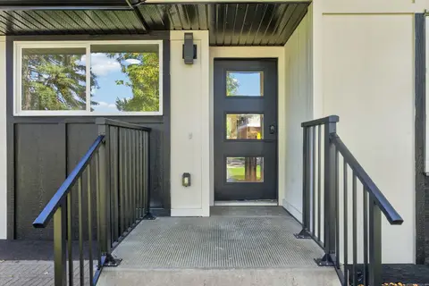 140 Fyffe Road SE photo 4