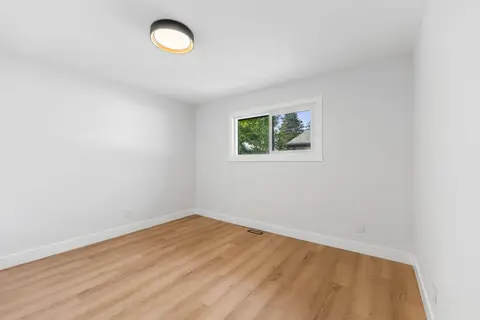 439 Arlington Drive SE photo 26