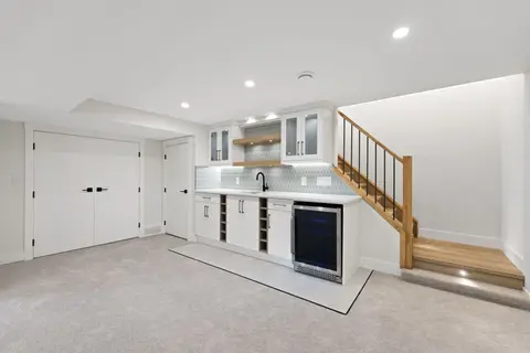 439 Arlington Drive SE photo 35